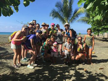 Making new friends through group travel