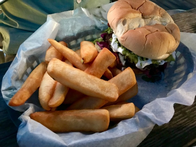 Where to eat in Navarre Beach Florida Sailers Grill