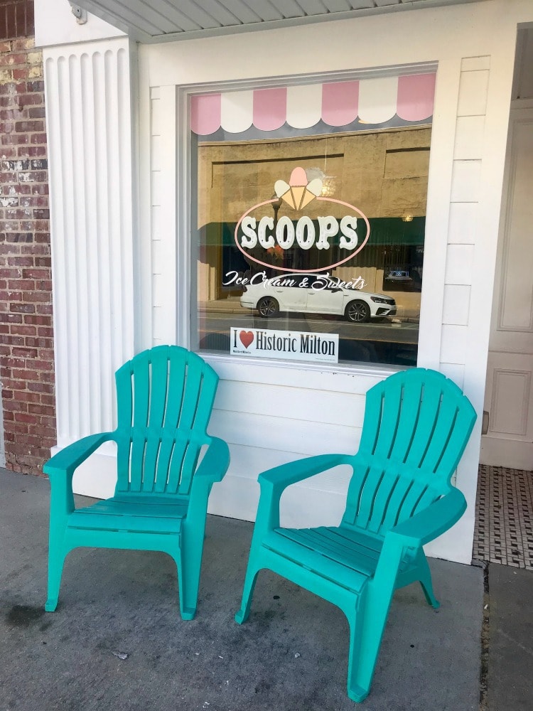 Where to eat in Milton Florida Scoops Ice Cream Shop