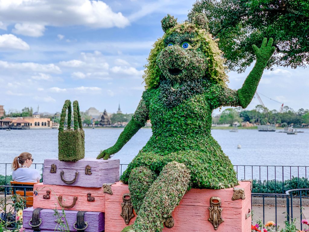 Miss Piggy Topiary International Flower and Garden and Festival